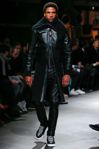 Look 8